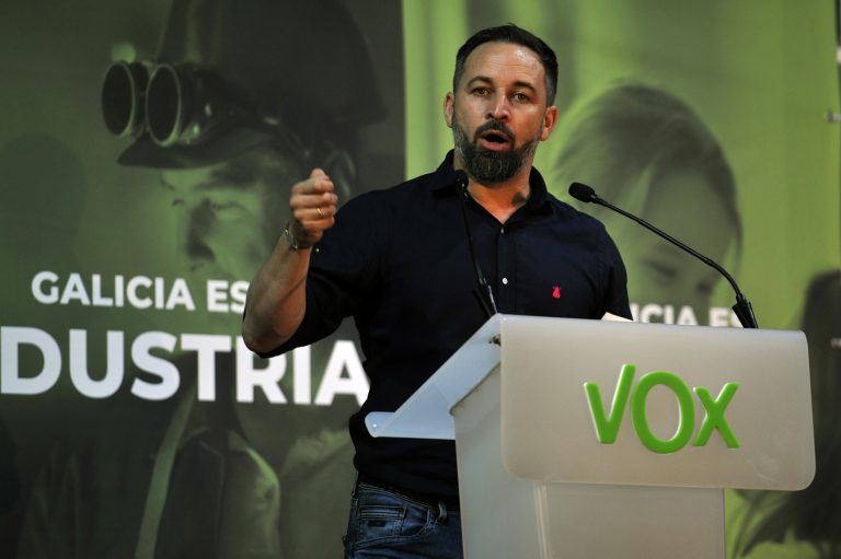 Abascal augura que Vox entrará no Parlamento galego pola “deriva nacionalista de Feijóo”