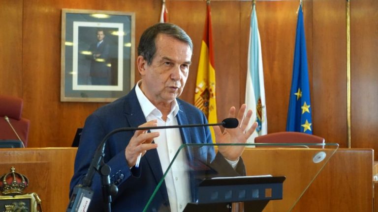 Abel Caballero acusa á Xunta de deixar “tirado” ao sector naval de Vigo