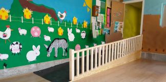 Recepción da Escola O Areal en Sabarís onde os alumnos reciben clases