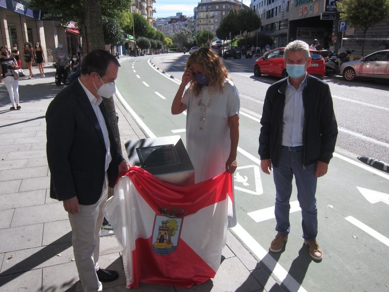 Abel Caballero presume de mobilidade sustentable en Vigo tras inaugurar un novo tramo do carril bici