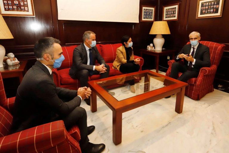 A Xunta fala de colaboración cos axentes sociais logo de oito meses de pandemia