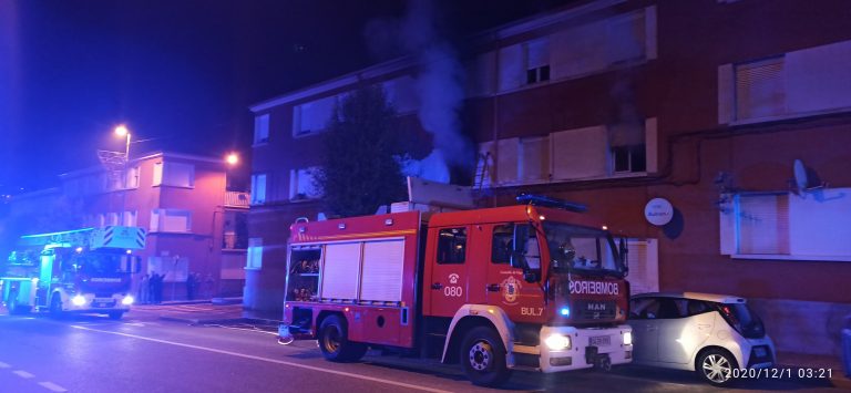 Catro asistidos, un deles trasladado a un hospital, por un incendio nunha vivenda no Porriño