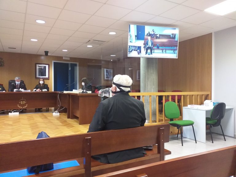 Un home xulgado nega ter abusado de dúas menores e vincula a denuncia á vinganza dunha das nais