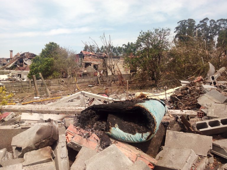 Veciños de Paramos, tres anos despois da explosión: “Estásenos criminalizando por recibir axudas do Concello”