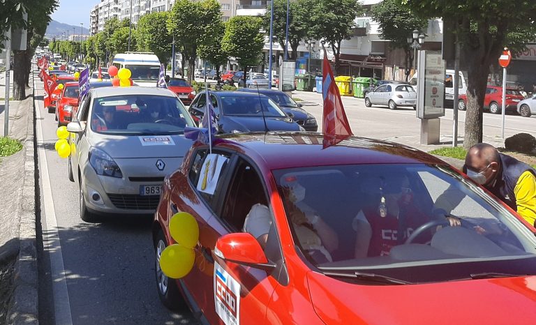 Protestan cunha caravana de coches en Vigo contra o “despezamento” do servizo de Correos