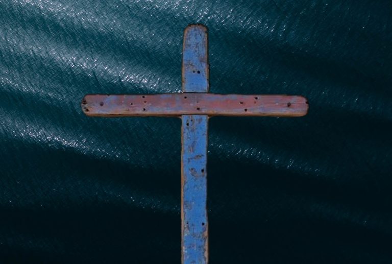 A cruz máis simbólica chega a Baiona para mostrar a solidariedade co drama da inmigración