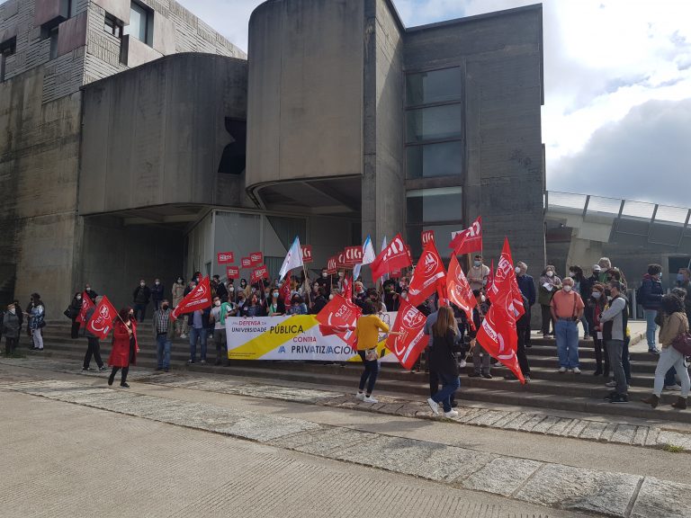 Saen á rúa en Vigo en contra da universidade privada: “A Xunta de Galicia recorta e privatiza”