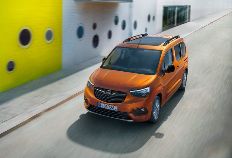 Opel xa admite pedidos do novo Combo-e Life, fabricado en Vigo