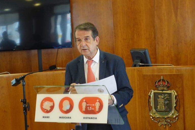 O goberno de Vigo destina 21 millóns de euros a servizos sociais e acusa á Xunta de “escatimar” recursos
