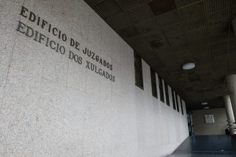 Piden 27,5 anos de cárcere para os cinco acusados polos 88 quilos de haxix achados nunha furgoneta con destino Vigo