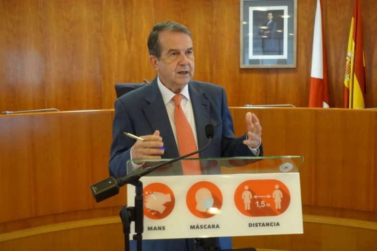 O alcalde de Vigo insiste en que a ampliación da dársena do Berbés é “un disparate ambiental”