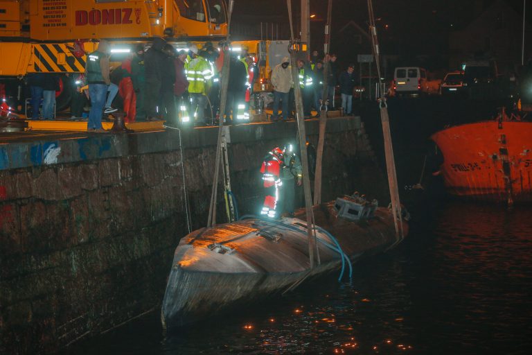 Prorrogada a prisión provisional sen fianza por risco de fuga dos tres tripulantes do narcosubmarino interceptado en Aldán en 2019
