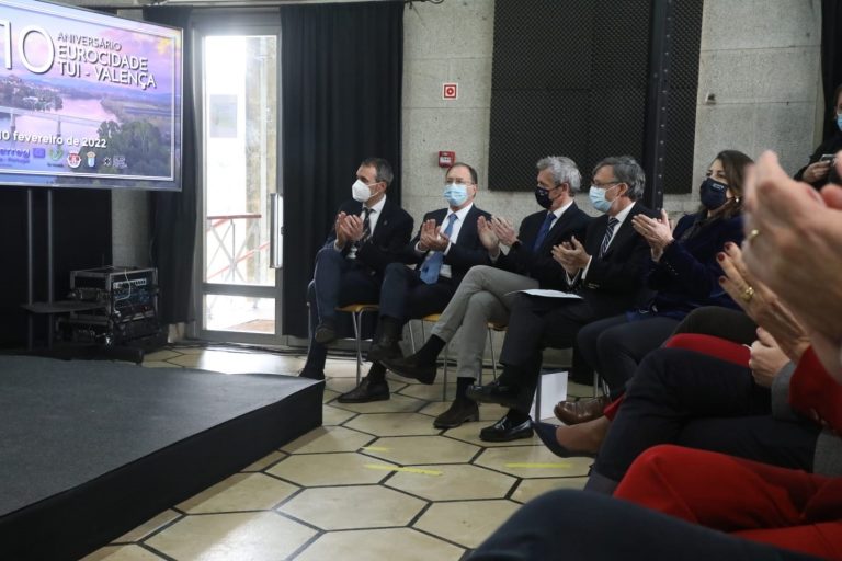 A eurocidade Tui-Valença resalta os dez anos optimizando servizos nas dúas caras da fronteira
