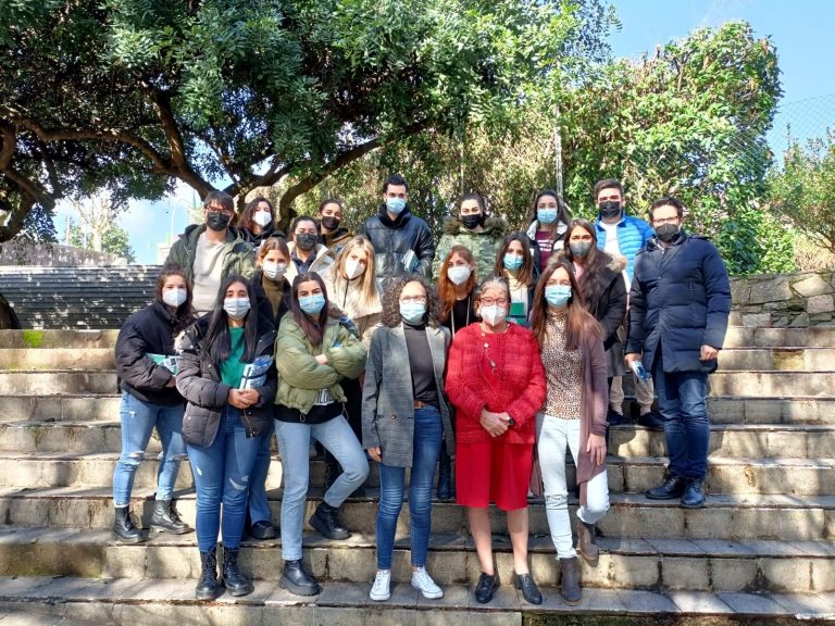 Acción conxunta de Alumnos do Colexio Lareira de Vigo e a Asociación Érguete con vídeos para previr adiccións e ciberacoso