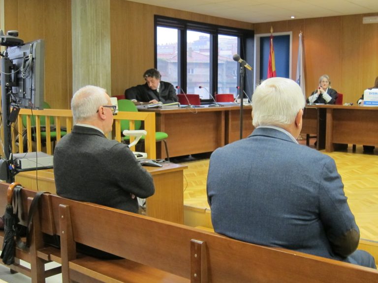 Suspenden o ingreso en prisión dos condenados polo ‘caso enchufe’ en Vigo