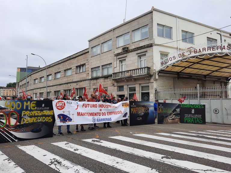Manifestación de traballadores de Barreras contra a venda a Armón