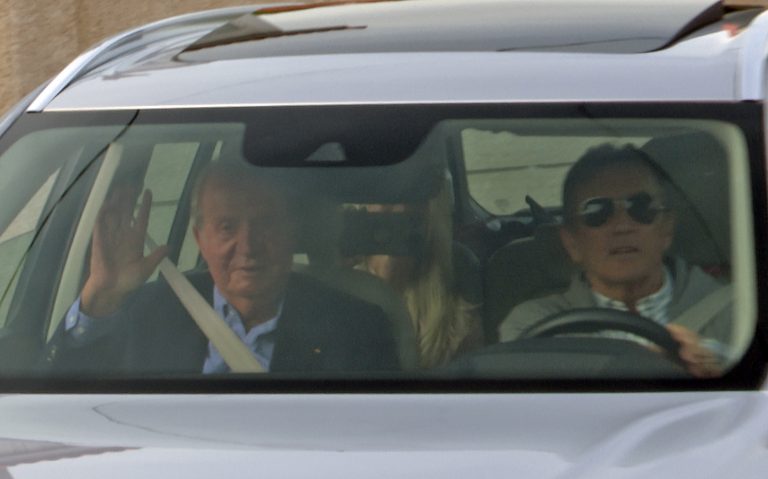 O borbón Juan Carlos aterra de novo en Vigo para participar nas regatas de Sanxenxo