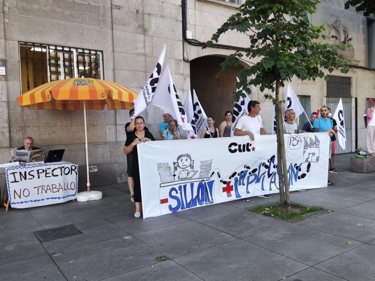 Concentración da CUT ante a Inspección de Traballo en Vigo para denunciar o seu “proteccionismo” cara a Stellantis