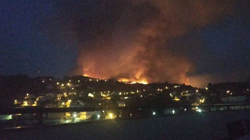 O lume declarouse ás 00:39 na parroquia de Baredo.