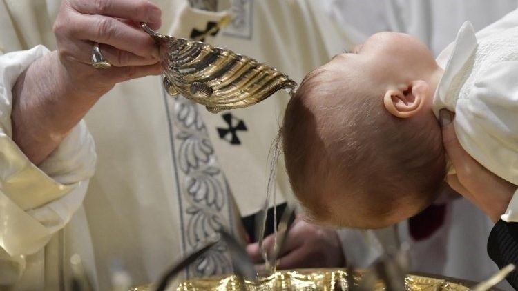 O Bispado de Tui-Vigo apoia ao párroco que rexeitou a unha nai solteira como madriña nun bautizo