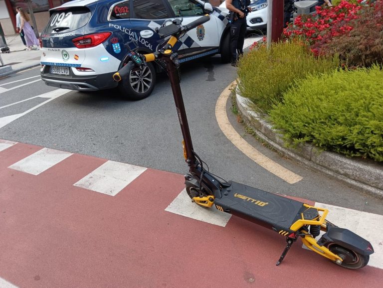 Ferido grave en Vigo ao ser atropelado por un patinete eléctrico mentres baixaba do autobús