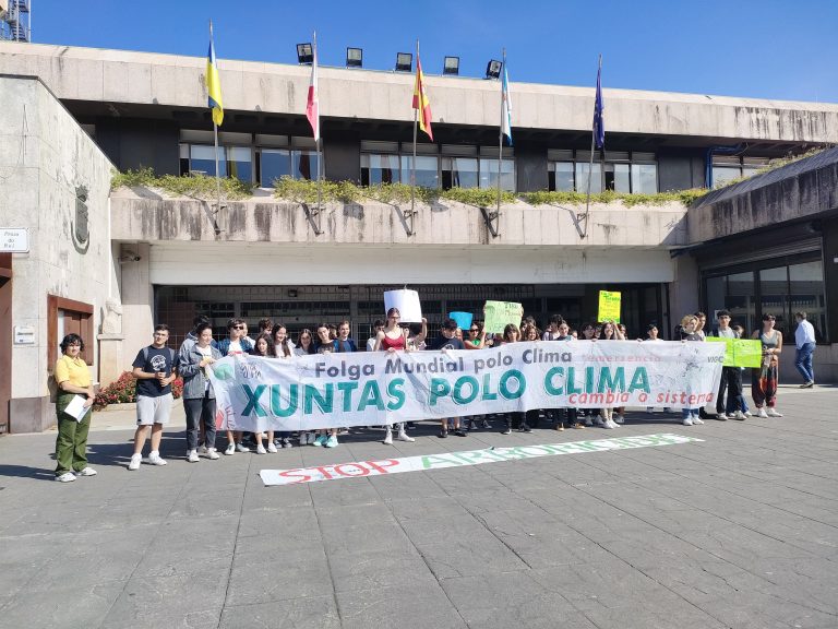 Xuventude polo Clima concéntrase en Vigo para pedir un cambio de modelo e “democratizar” a enerxía