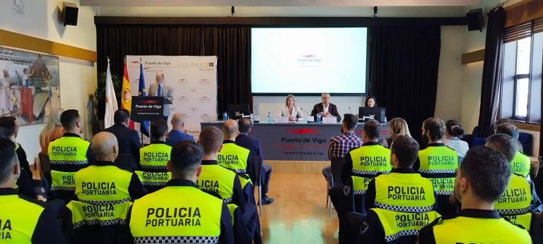 Formación para axentes da Policía Portuaria de Vigo en defensa persoal e intervención policial