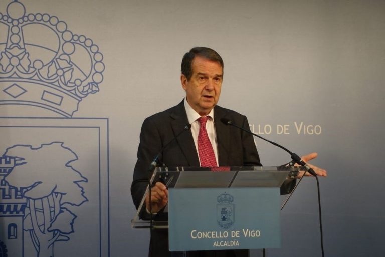Abel Caballero aposta polo “consenso social” e non pola “sanción” nas zonas de baixa emisión de Vigo
