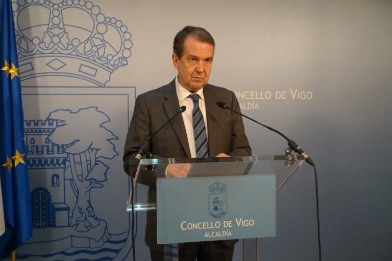 Abel Caballero insiste que a Xunta subvenciona Lavacolla: “Rueda cre que somos parvos”