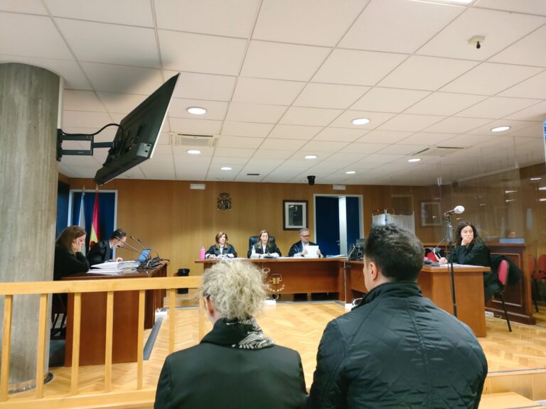 Visto para sentenza o xuízo contra os dous acusados de tratar de prexudicar a un opositor a bombeiro en Vigo