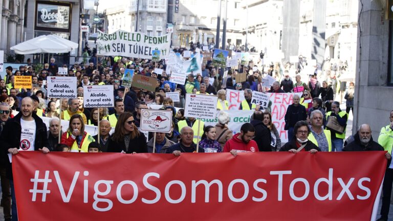Centenares de persoas piden ao Concello de Vigo que “respecte” o tecido asociativo da cidade