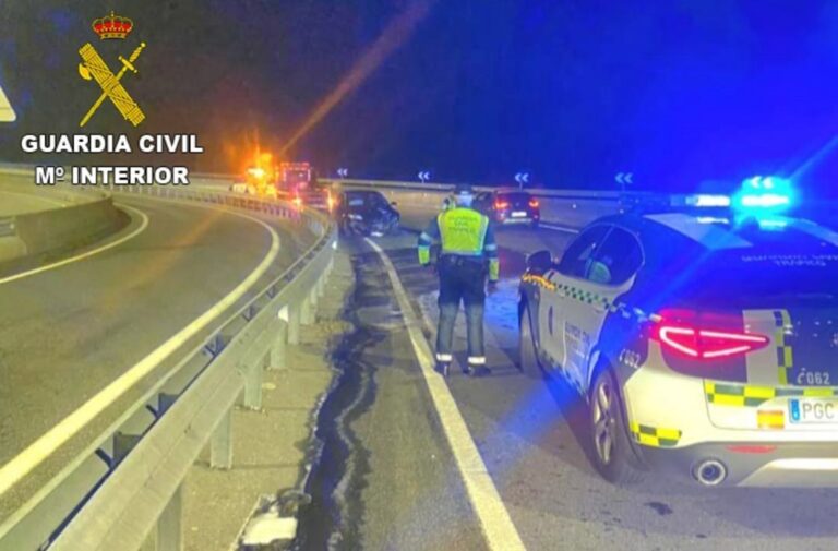 Dous feridos leves nun accidente múltiple en Vigo con sete vehículos implicados