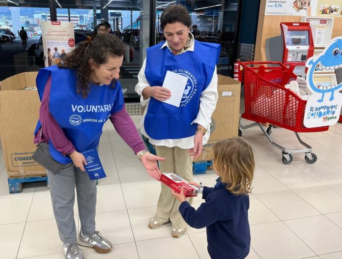 Banco de Alimentos de Vigo recada 50.000 quilos de comida no Zampakilos Solidario de Vegalsa-Eroski.. BANCO DE ALIMENTOS