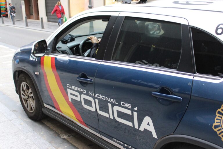 Deteñen dous atracadores que roubaron máis de 100.000 euros en efectivo dunha sucursal bancaria
