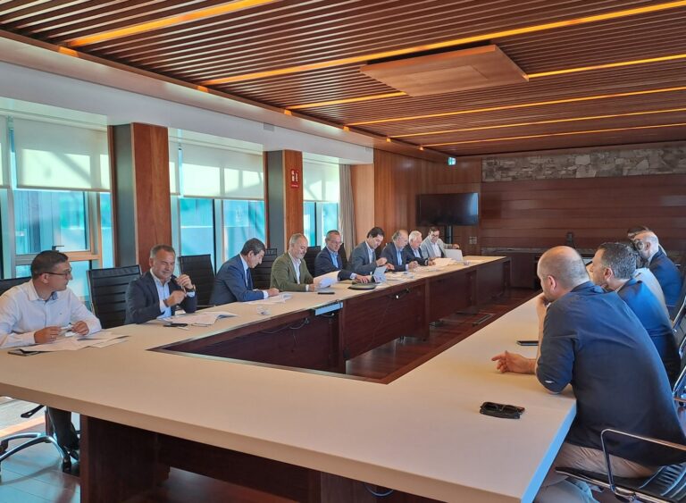 Abanca abre unha liña de crédito para investimentos nas áreas industriais de Vigo