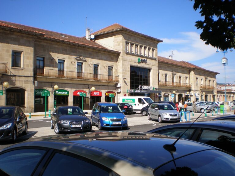 Estación de Ourense |Foto JT Curses - Wikipedia CC BY-SA 4.0