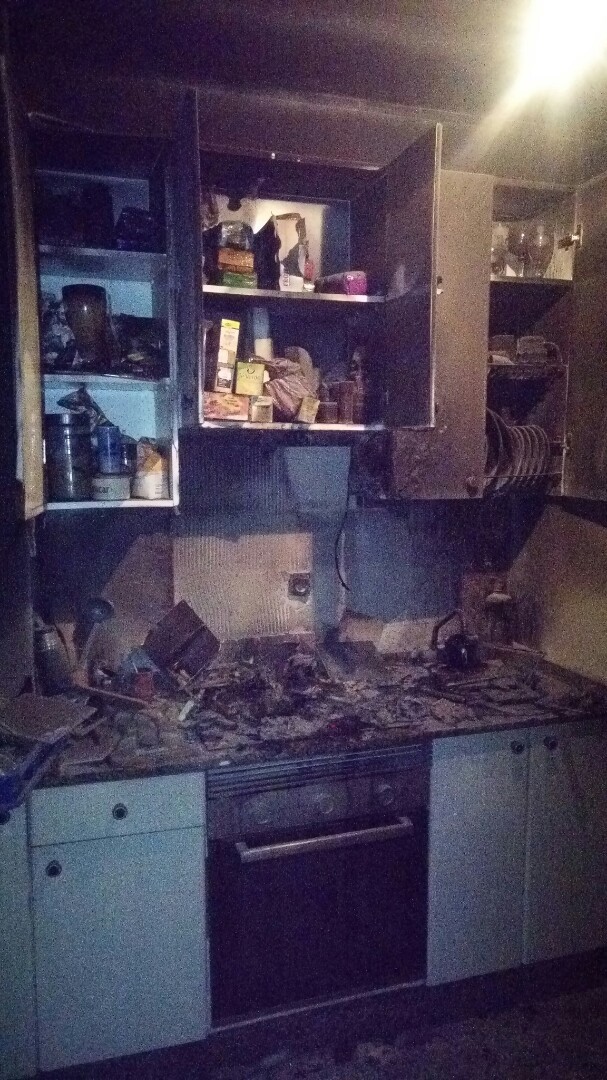 Un incendio nunha cociña en Vigo obriga a desaloxar a todos os veciños do edificio