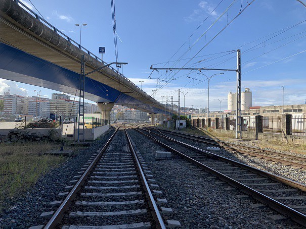 As instalacións de seguridade do tramo ferroviario Vigo-Redondela serán renovadas con sinais LED, entre outras actuacións