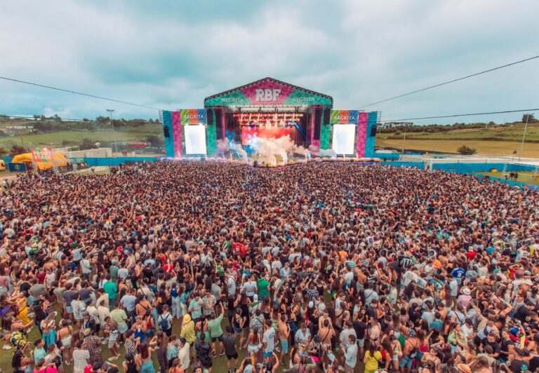 Esgotadas as 50.000 entradas do Reggaeton Beach Festival de Nigrán, que se celebra este fin de semana