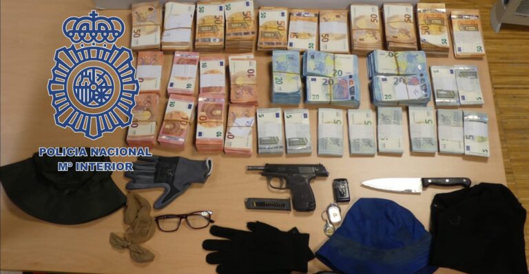 Os atracadores detidos en Vigo o venres levaron máis de 100.000 euros da sucursal bancaria de Coruxo
