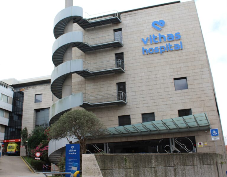 Condenado o Vithas de Vigo  por diagnosticar unha lumbalxia a unha paciente que tiña cancro avanzado