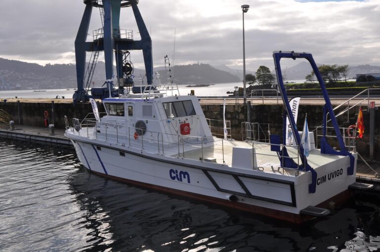 Presentado o novo barco oceanográfico do CIM Vigo pola Universidade de Vigo e Rodman Polyships