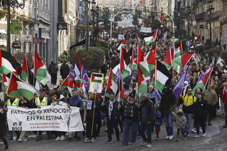 “Paremos o xenocidio en Palestina” clamaron centos de persoas nas rúas de Vigo