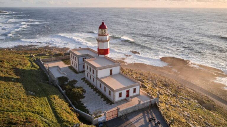 Rueda valora o proxecto hoteleiro de Cabo Silleiro e afea que o Goberno “non deixe” actuar noutras zonas de costa
