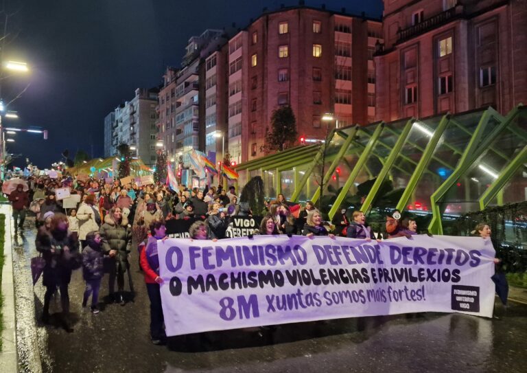Miles de persoas esixen en Vigo o fin das violencias machistas e pon o foco na muller traballadora