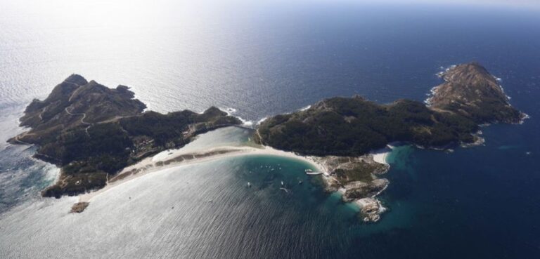 O Parque Nacional dás Illas Atlánticas ofrece 350 rutas guiadas