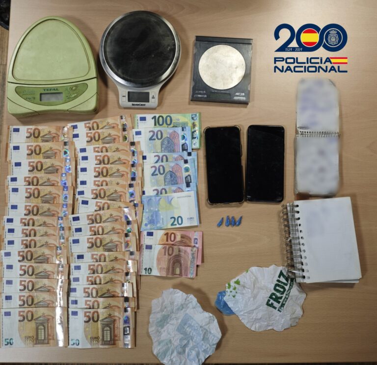 Dous detidos na desarticulación dun punto negro de venda de drogas en Navia