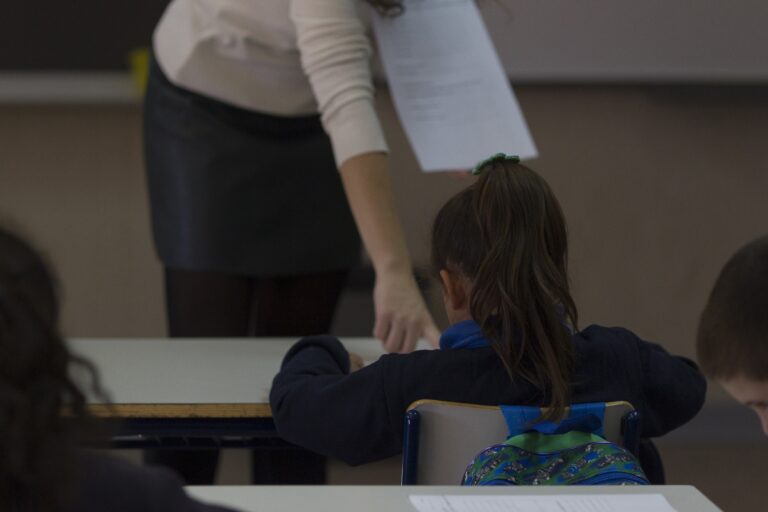 A concelleira de Educación pide á Xunta profesores de apoio para nenos con necesidades especiais, que están “desatendidos”