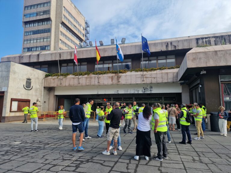 Folga indefinida dos xardineiros ante a negativa da concesionaria de pactar unha subida segundo o IPC