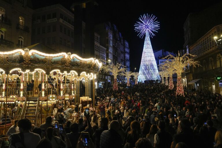 Ecoloxistas piden ao alcalde de Vigo que non coloquen luces de Nadal en árbores e paren as “podas drásticas”